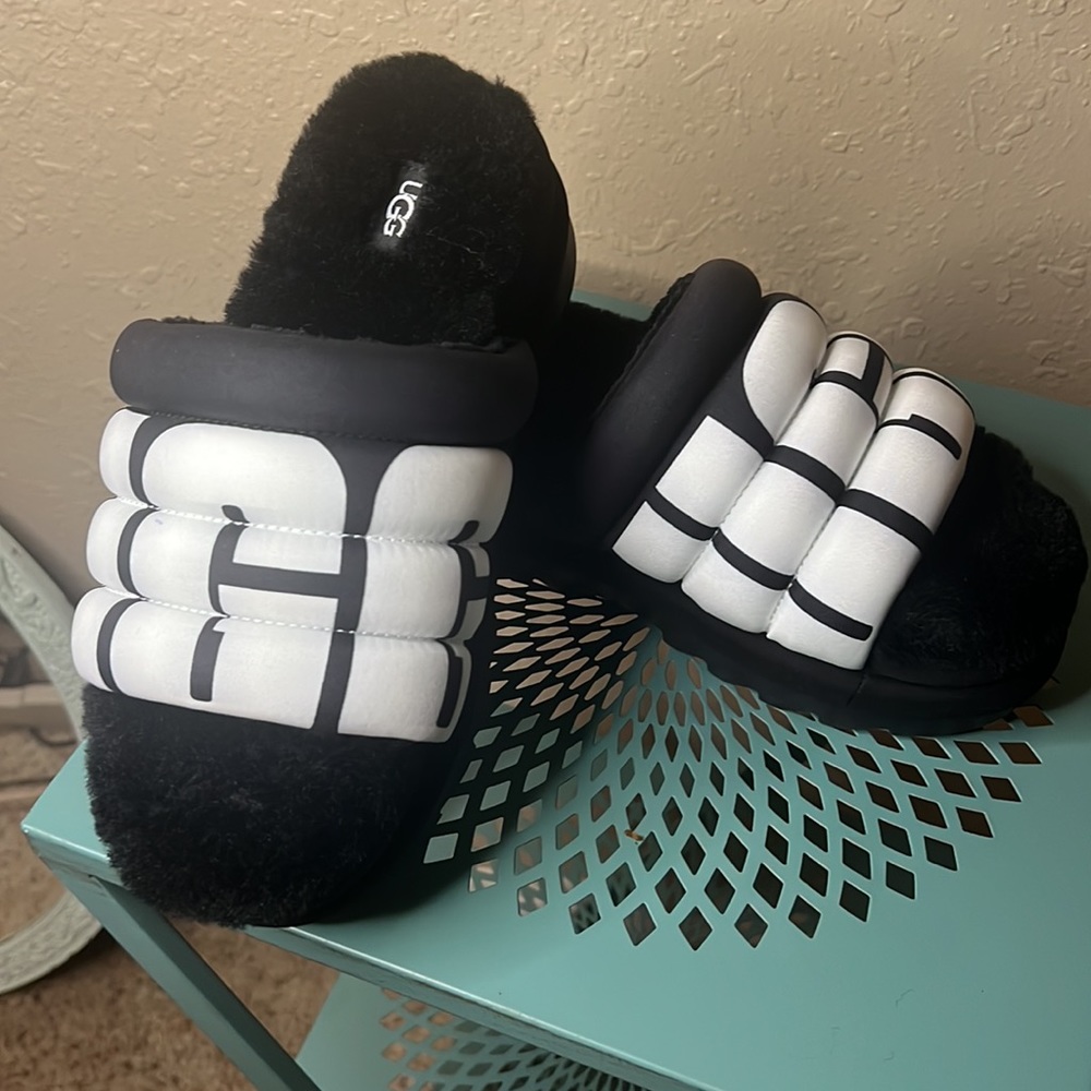 Ugg Slides Size 7 Nwot - image 2